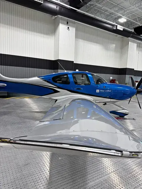 Cirrus SR22 (Royal Blue) detailed by Pristine Jets, photo 15 of 22