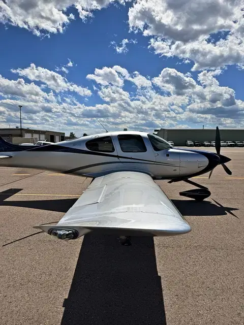Cirrus SR22T GTS Platinum detailed by Pristine Jets, photo 29 of 40