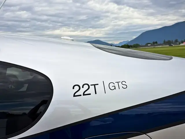 Cirrus SR22T GTS Platinum detailed by Pristine Jets, photo 36 of 40
